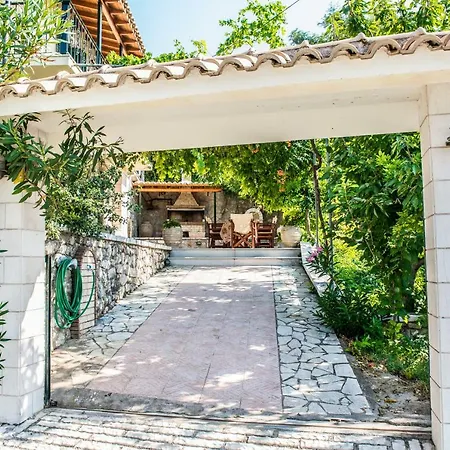 Ilias Apartment *