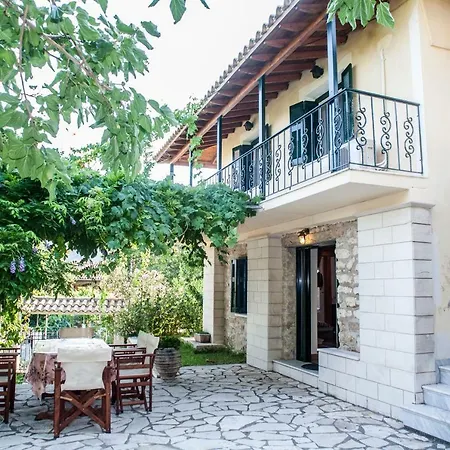 Ilias Apartment *